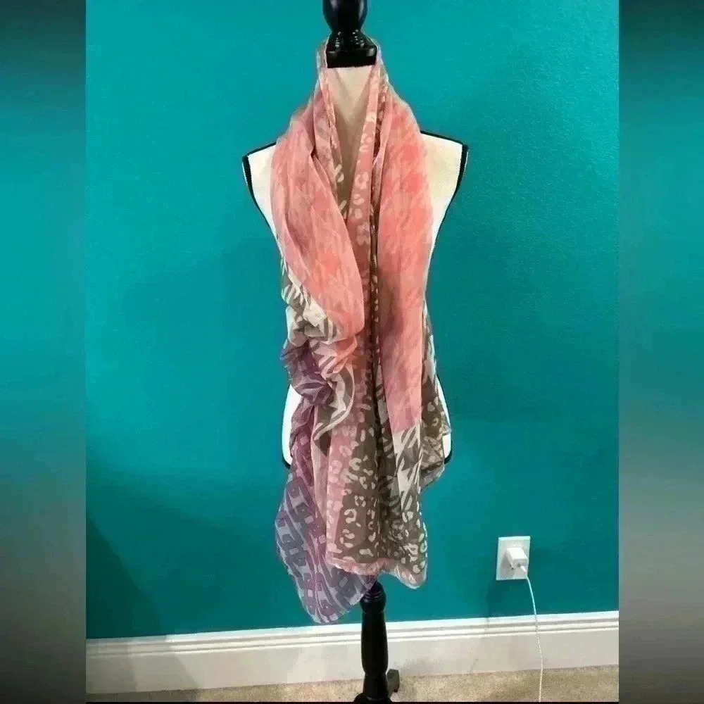 Pink accent scarf